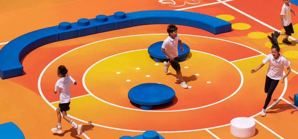 Παιδότοπο σε σχολείο δημιούργησαν LEGO και NIKE Παιδότοπο σε σχολείο δημιούργησαν LEGO και NIKE